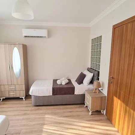 Cozy Spacious Near Mosque Apartment *